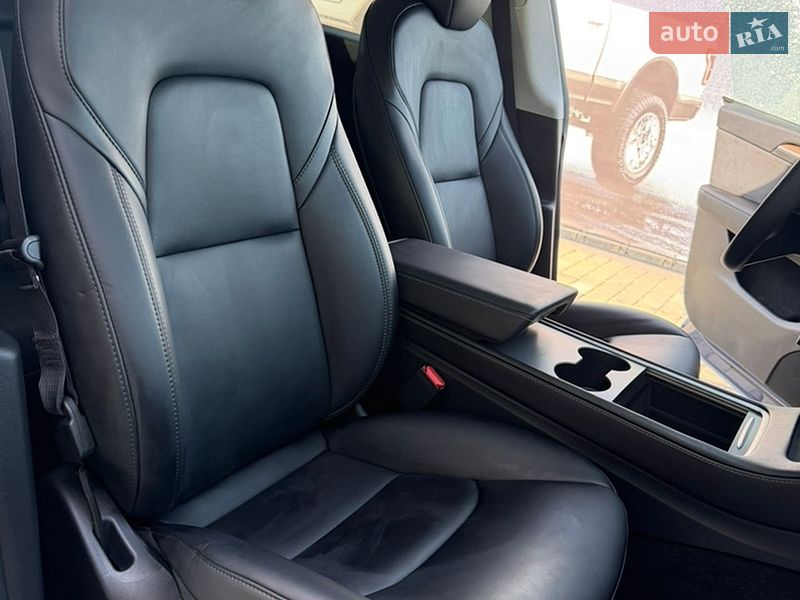Внедорожник / Кроссовер Tesla Model Y 2024 в Виннице