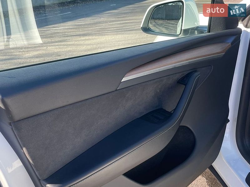 Внедорожник / Кроссовер Tesla Model Y 2024 в Ровно фото 11 Внедорожник / Кроссовер Tesla Model Y 2024 в Ровно
