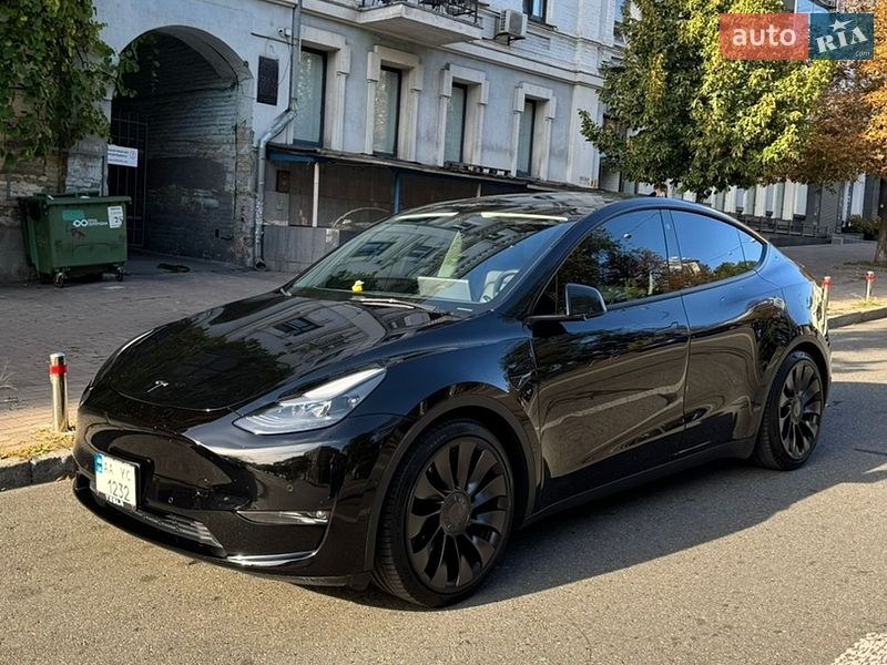 Внедорожник / Кроссовер Tesla Model Y 2022 в Киеве