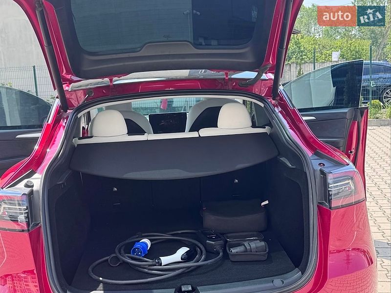 Позашляховик / Кросовер Tesla Model Y 2022 в Івано-Франківську
