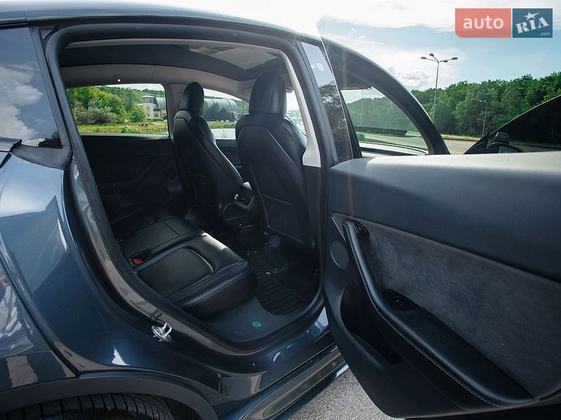 Позашляховик / Кросовер Tesla Model Y 2020 в Дніпрі
