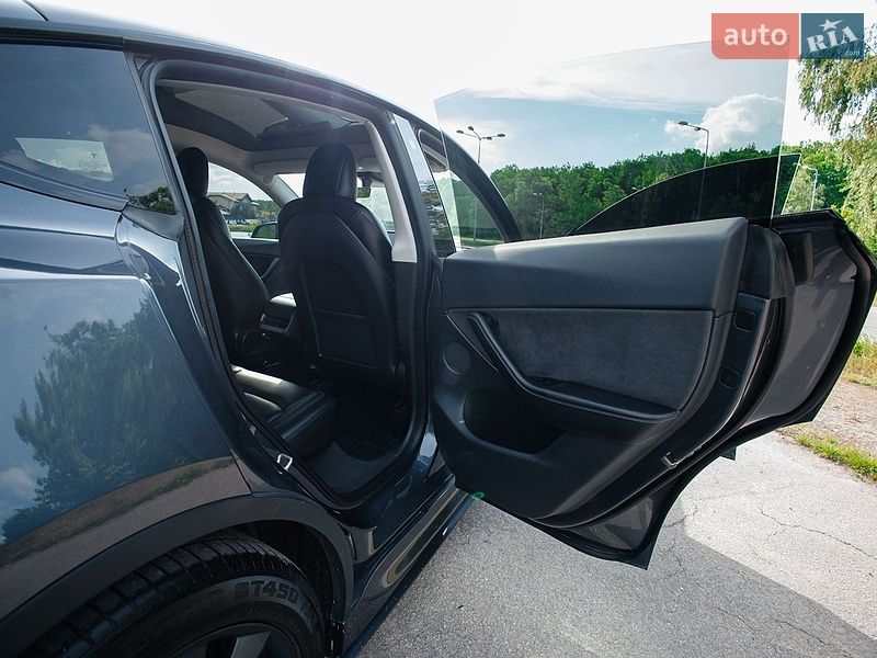 Позашляховик / Кросовер Tesla Model Y 2020 в Дніпрі