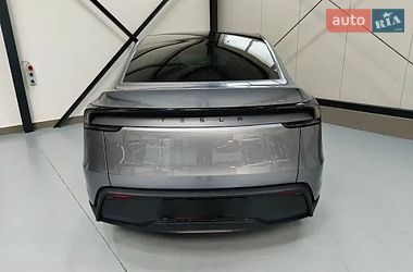 Позашляховик / Кросовер Tesla Model Y 2025 в Києві