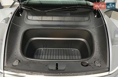 Позашляховик / Кросовер Tesla Model Y 2025 в Києві