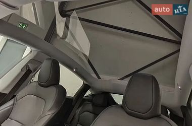 Позашляховик / Кросовер Tesla Model Y 2025 в Києві