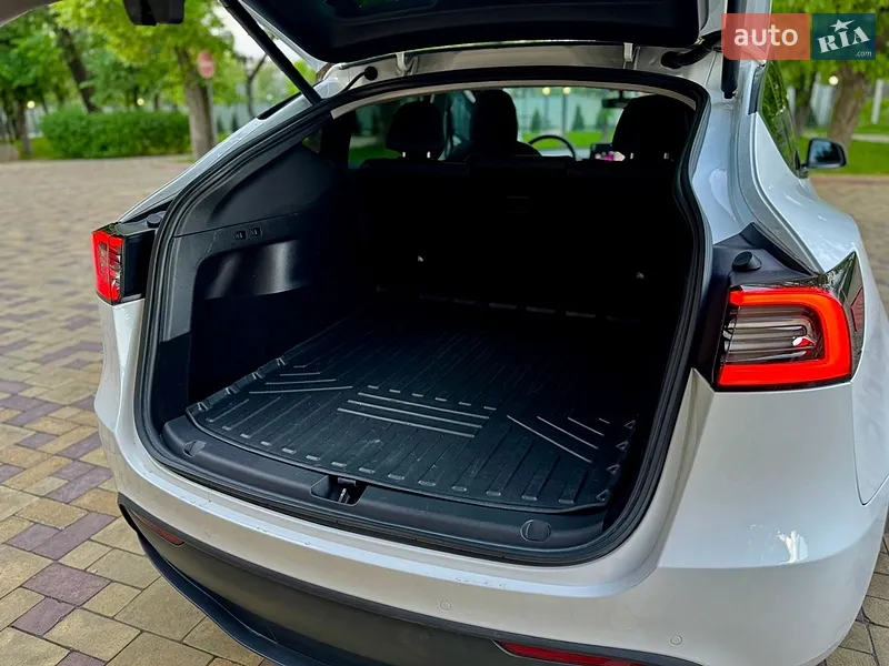 Tesla Model Y 2021 VIN 5YJYGDEE9MF209321 фото оголошення 13 з 59