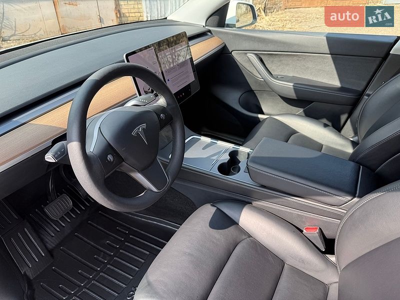 Позашляховик / Кросовер Tesla Model Y 2021 в Києві