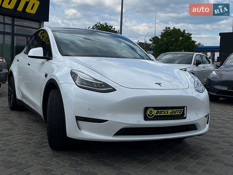 Tesla Model Y 2020