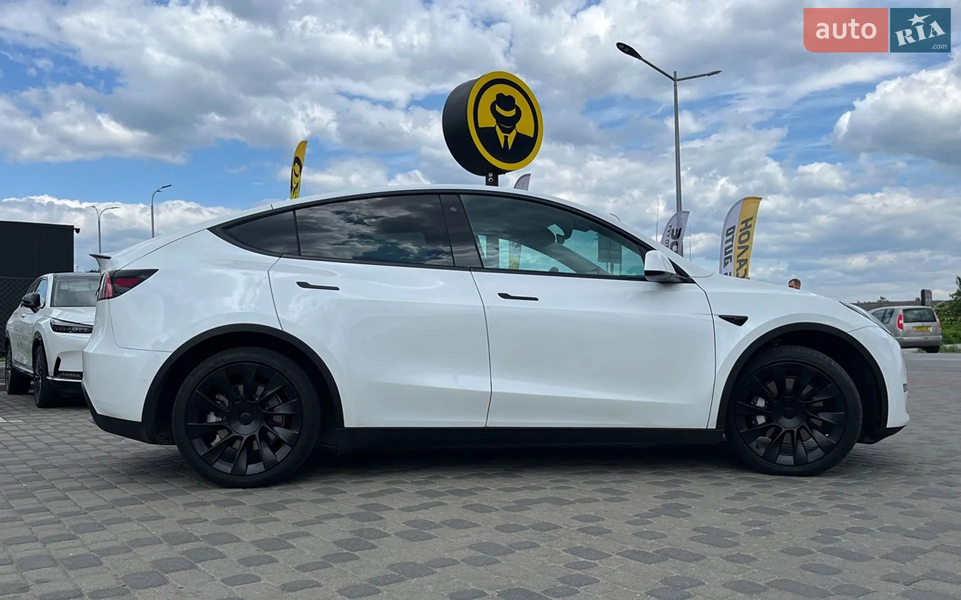 2020 Tesla Model Y - мініатюра 9