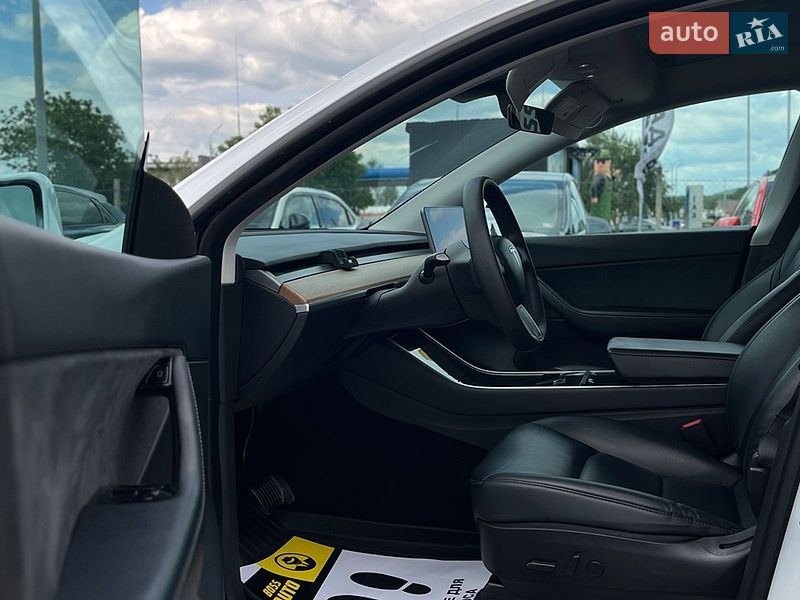 Позашляховик / Кросовер Tesla Model Y 2020 в Мукачевому