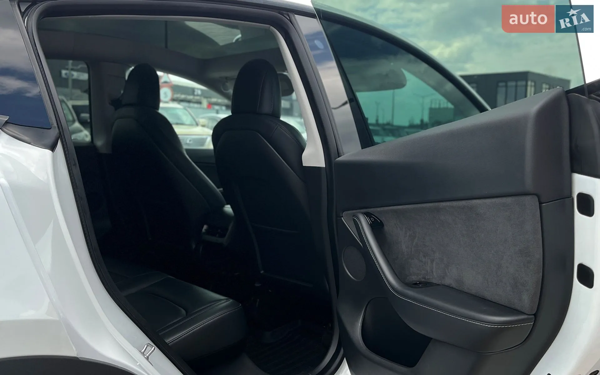 2020 Tesla Model Y - мініатюра 28