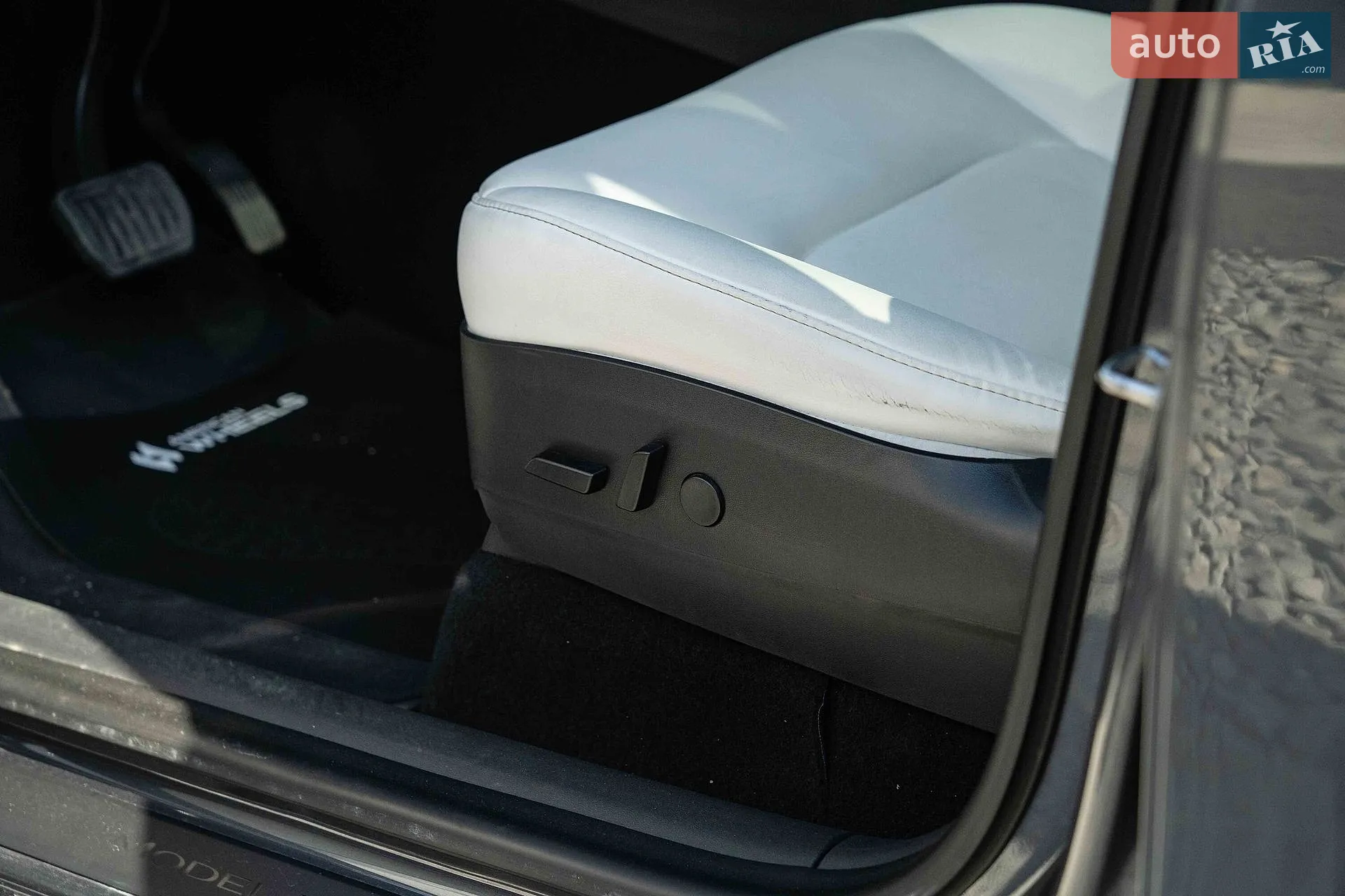 2020 Tesla Model Y - мініатюра 19