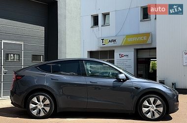 Внедорожник / Кроссовер Tesla Model Y 2023 в Киеве
