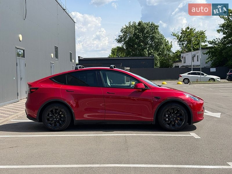 Внедорожник / Кроссовер Tesla Model Y 2021 в Киеве