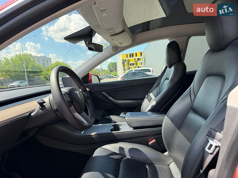 Внедорожник / Кроссовер Tesla Model Y 2021 в Киеве