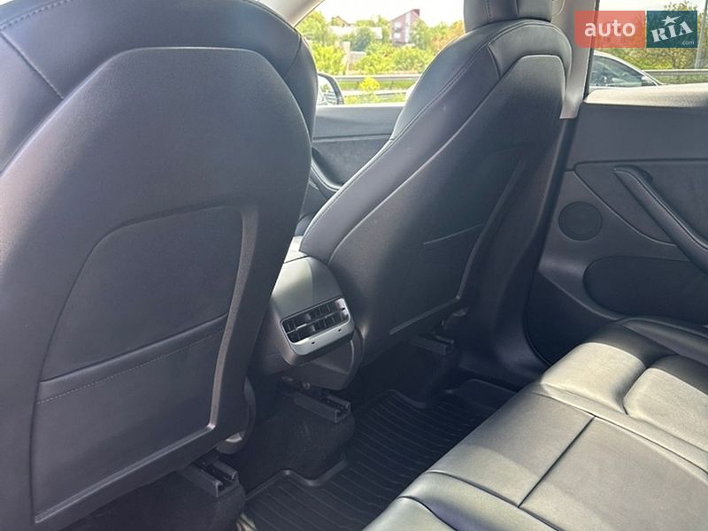 Позашляховик / Кросовер Tesla Model Y 2020 в Рівному