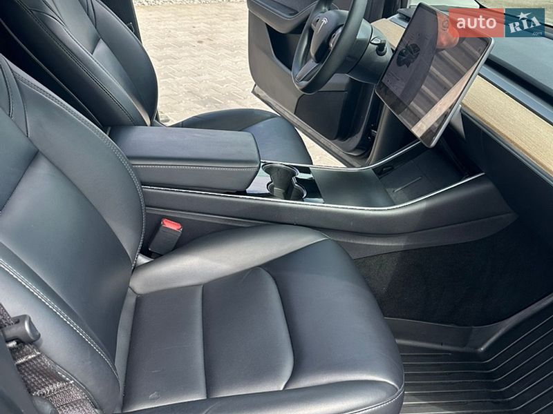 Позашляховик / Кросовер Tesla Model Y 2020 в Рівному