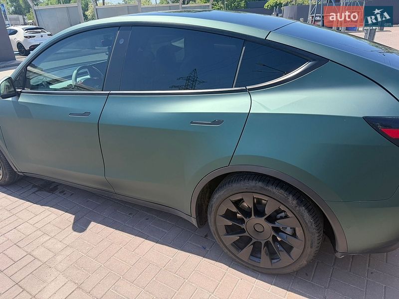 Позашляховик / Кросовер Tesla Model Y 2021 в Дніпрі