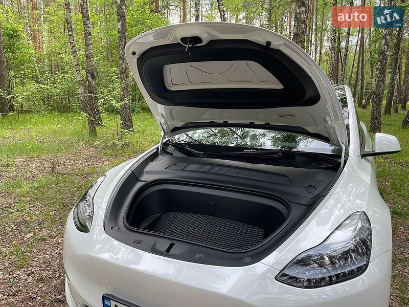 Позашляховик / Кросовер Tesla Model Y 2022 в Києві