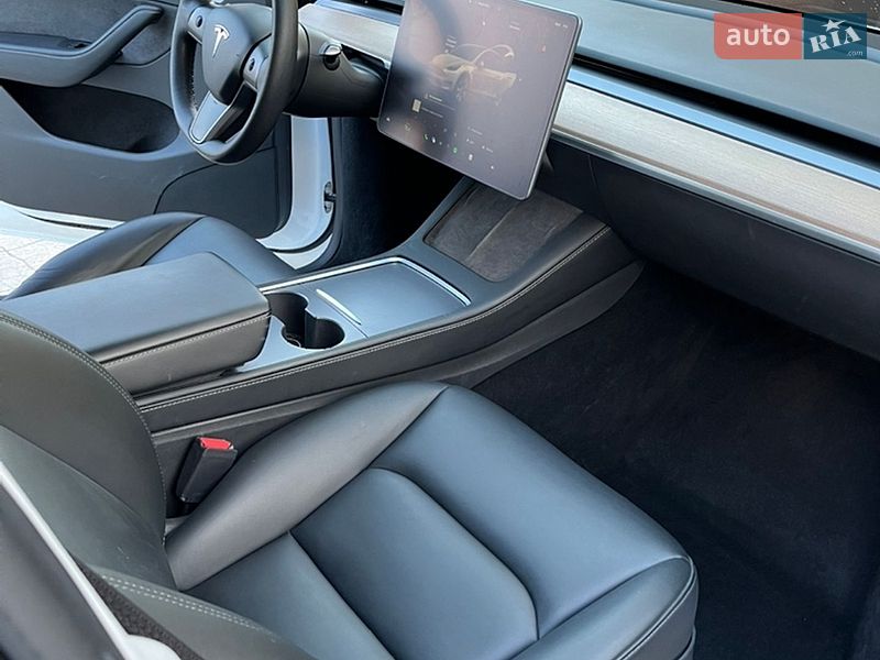 Внедорожник / Кроссовер Tesla Model Y 2022 в Киеве