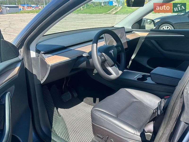 Позашляховик / Кросовер Tesla Model Y 2023 в Києві
