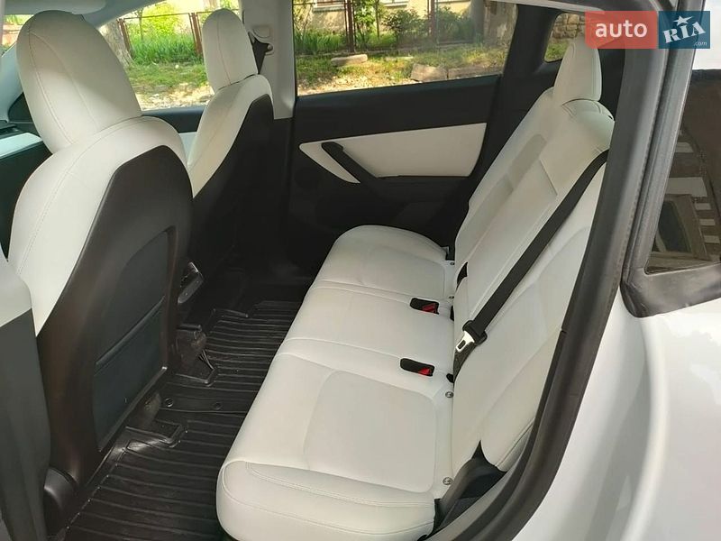 Внедорожник / Кроссовер Tesla Model Y 2021 в Тернополе