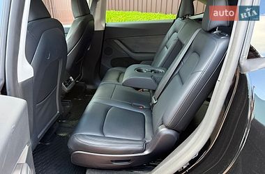 Позашляховик / Кросовер Tesla Model Y 2024 в Києві