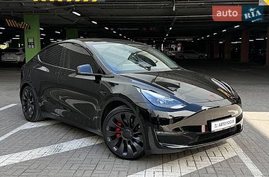 Позашляховик / Кросовер Tesla Model Y 2023 в Києві
