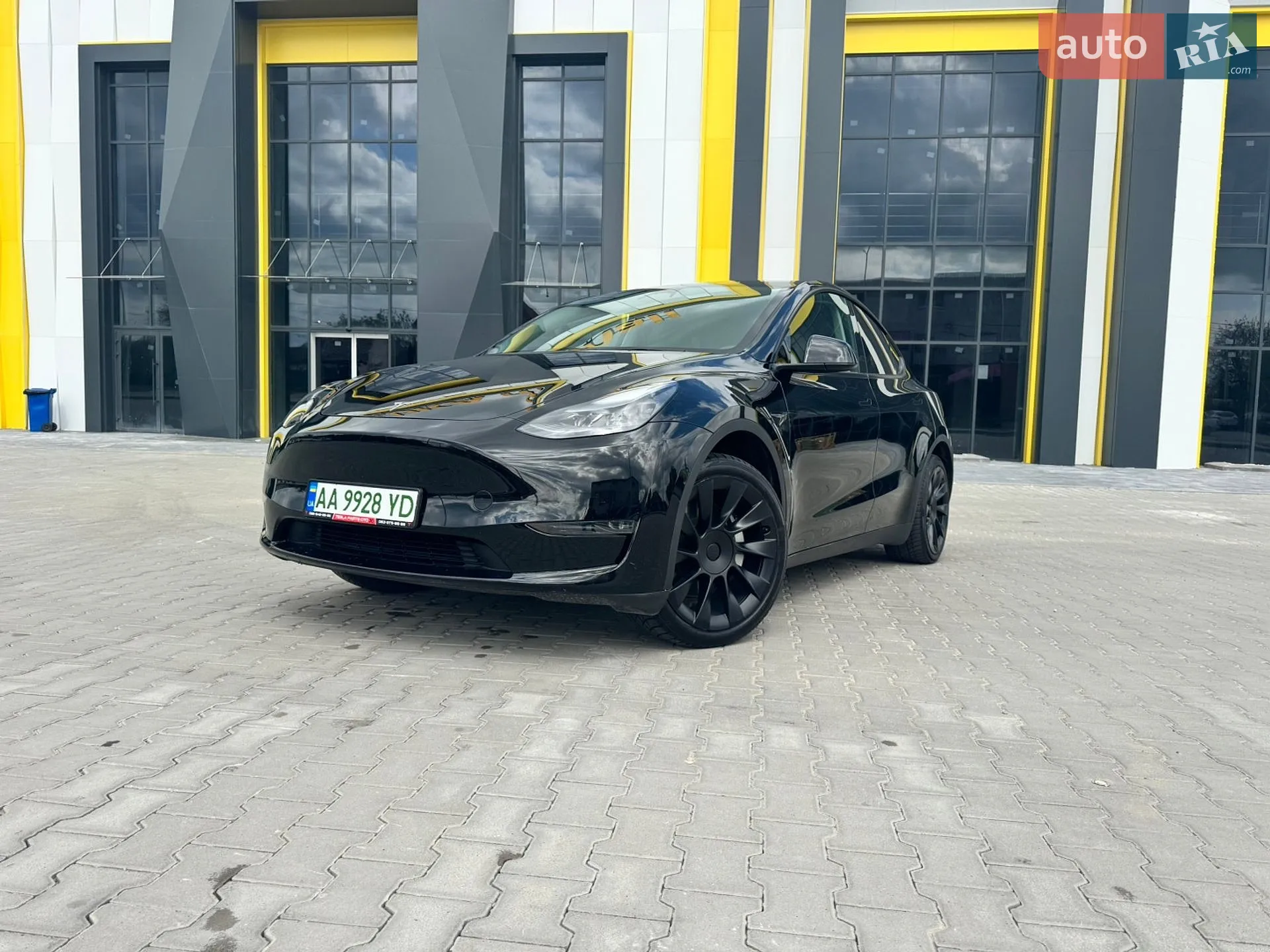 2023 Tesla Model Y - мініатюра 2