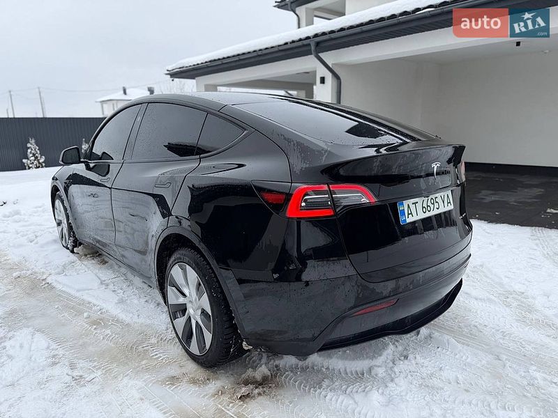 Позашляховик / Кросовер Tesla Model Y 2023 в Верховині