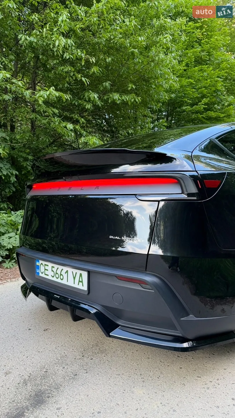 2025 Tesla Model Y - мініатюра 9