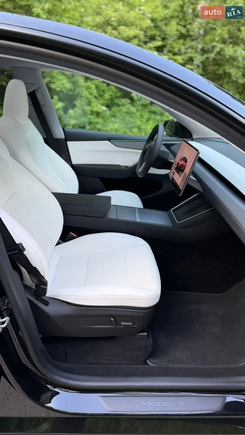 2025 Tesla Model Y - мініатюра 29