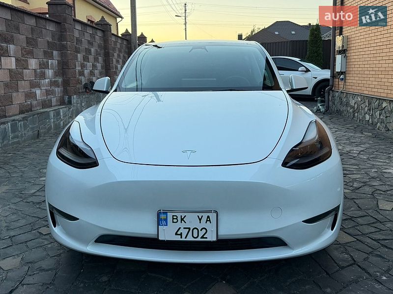Внедорожник / Кроссовер Tesla Model Y 2023 в Костополе