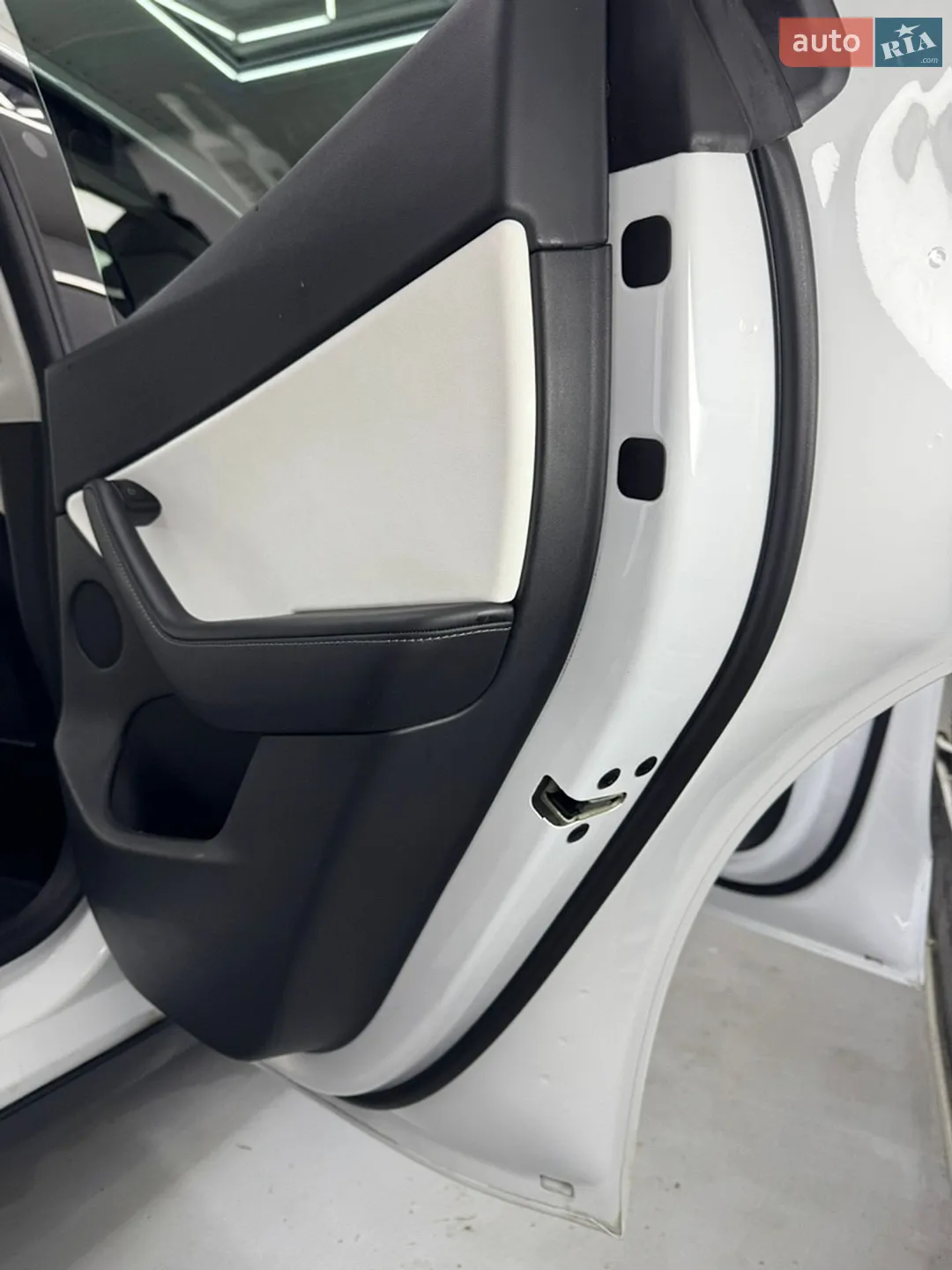 2022 Tesla Model Y - мініатюра 21