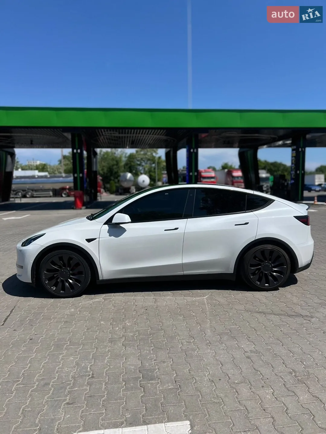 2021 Tesla Model Y - мініатюра 8