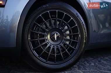 Позашляховик / Кросовер Tesla Model Y 2025 в Львові