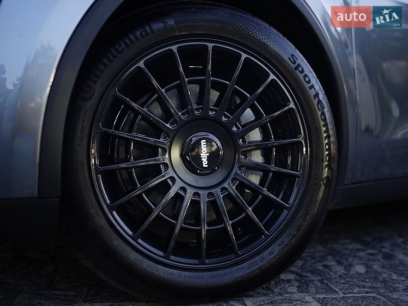 Позашляховик / Кросовер Tesla Model Y 2025 в Львові
