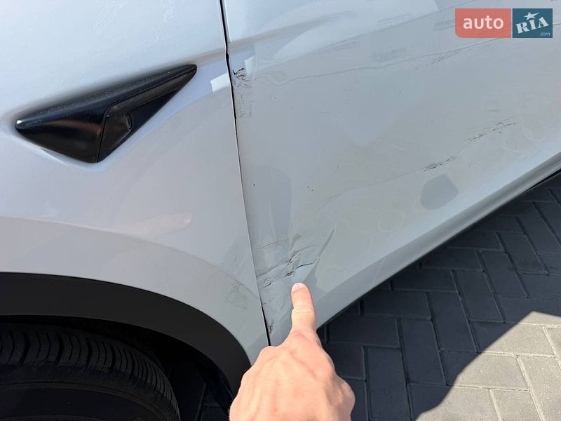 Позашляховик / Кросовер Tesla Model Y 2020 в Луцьку