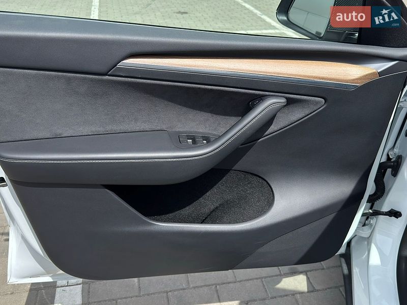 Внедорожник / Кроссовер Tesla Model Y 2022 в Луцке