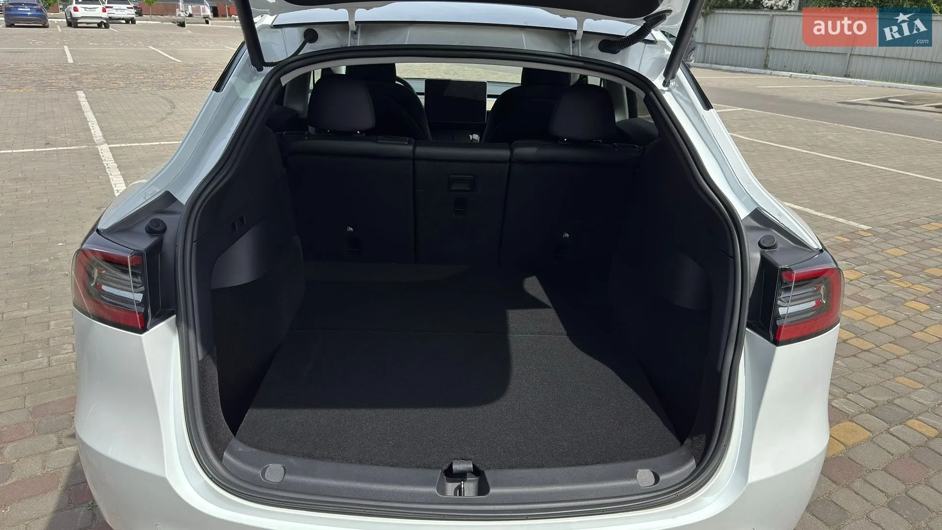 2022 Tesla Model Y - мініатюра 39