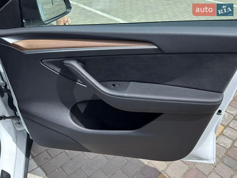 Внедорожник / Кроссовер Tesla Model Y 2022 в Луцке
