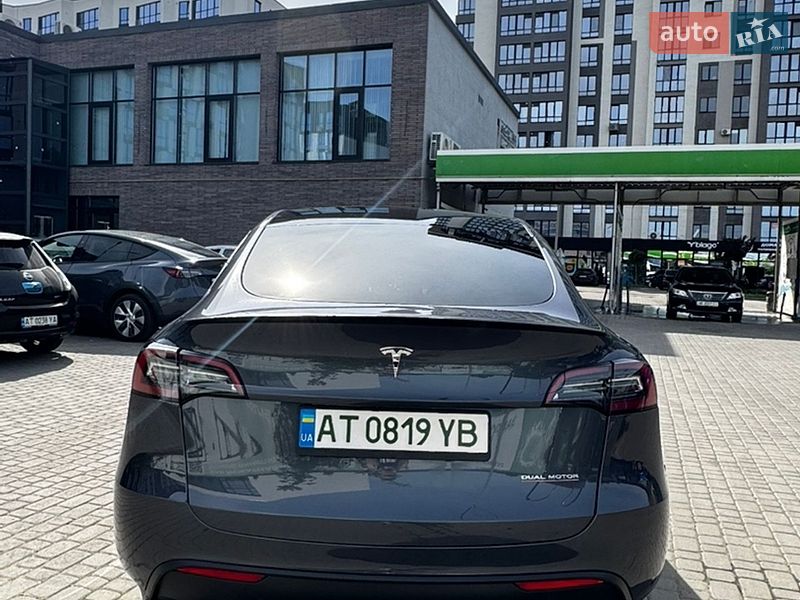 Позашляховик / Кросовер Tesla Model Y 2023 в Івано-Франківську