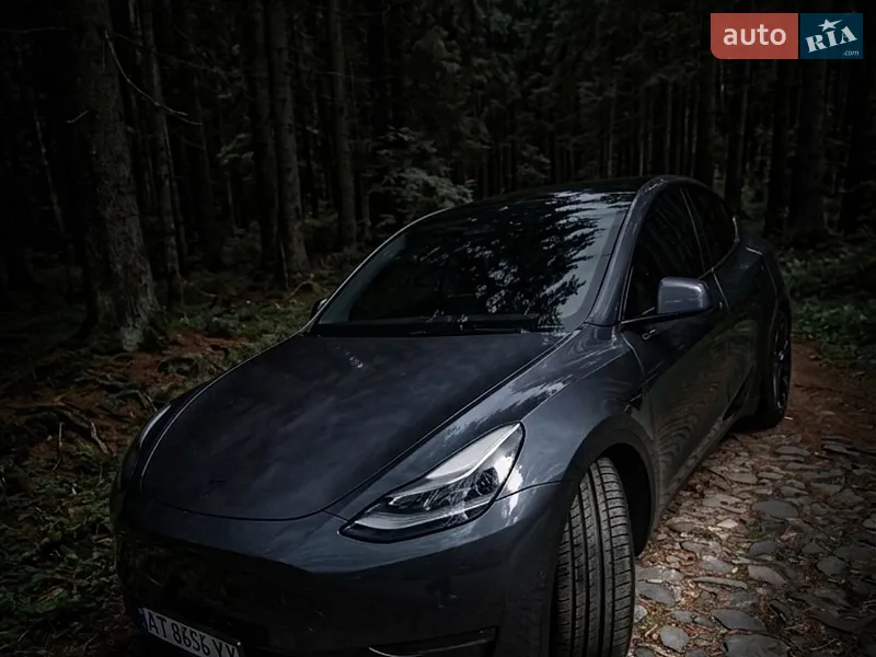 Tesla Model Y 2021