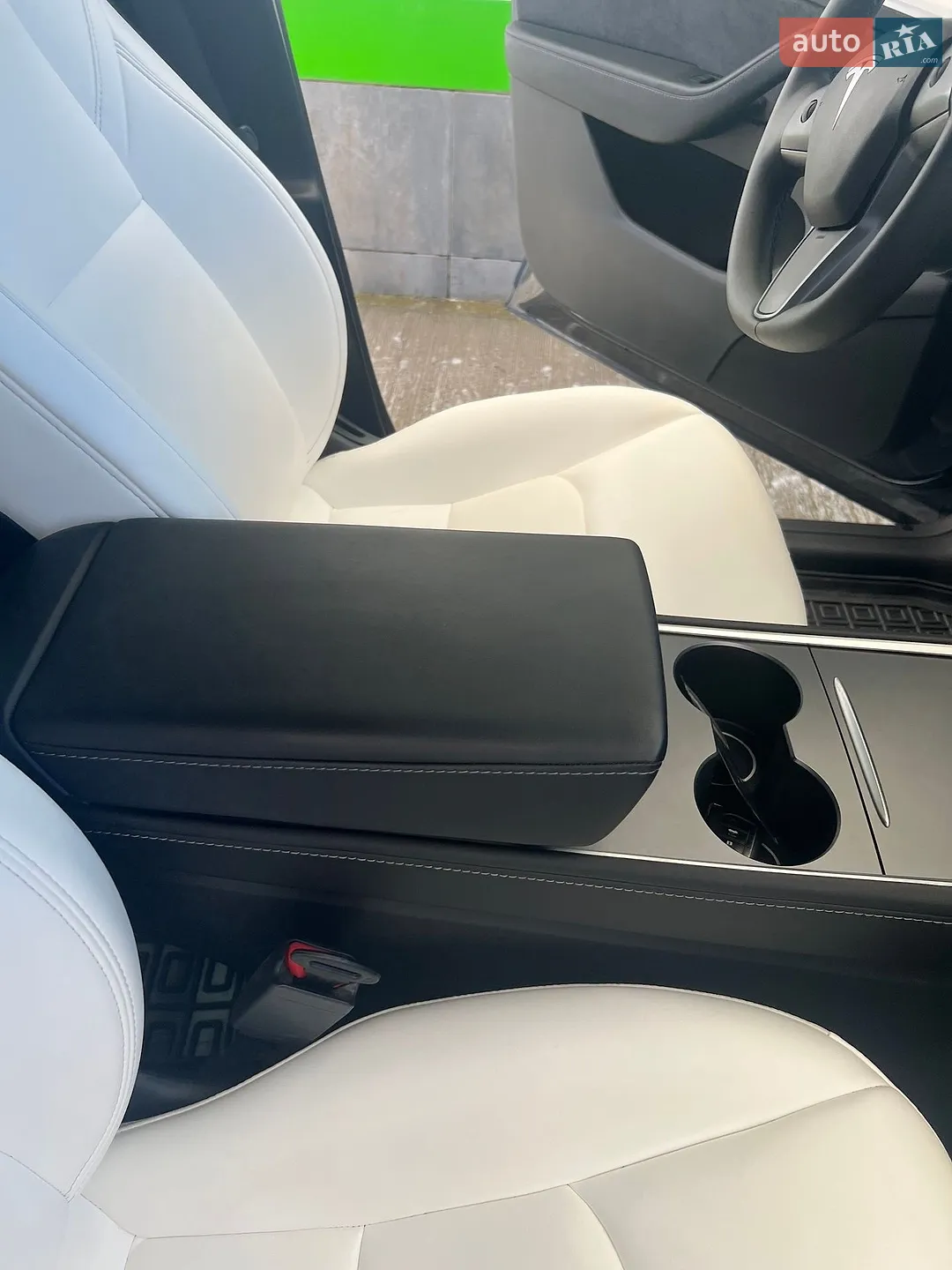 2024 Tesla Model Y - мініатюра 8