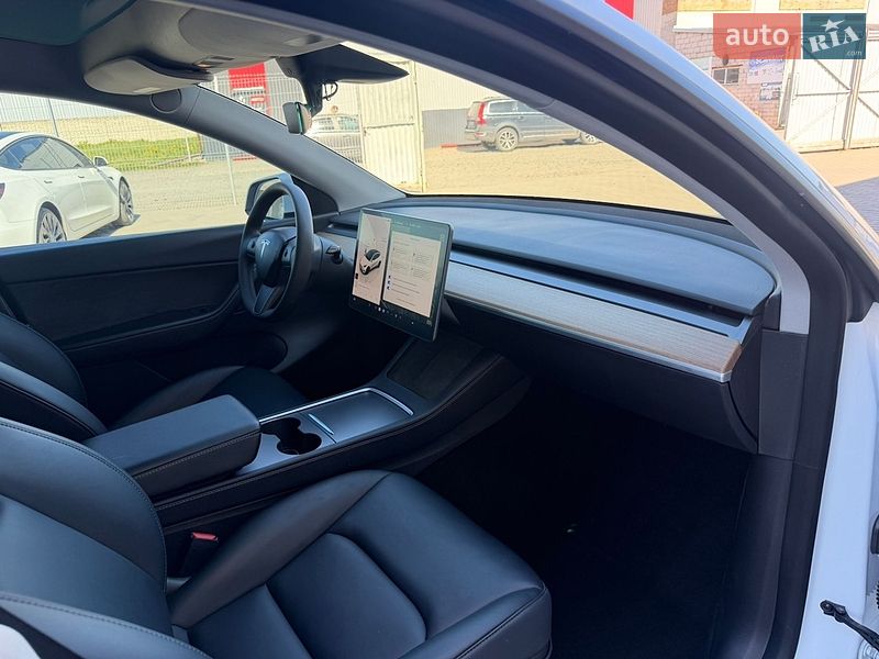 Внедорожник / Кроссовер Tesla Model Y 2022 в Луцке