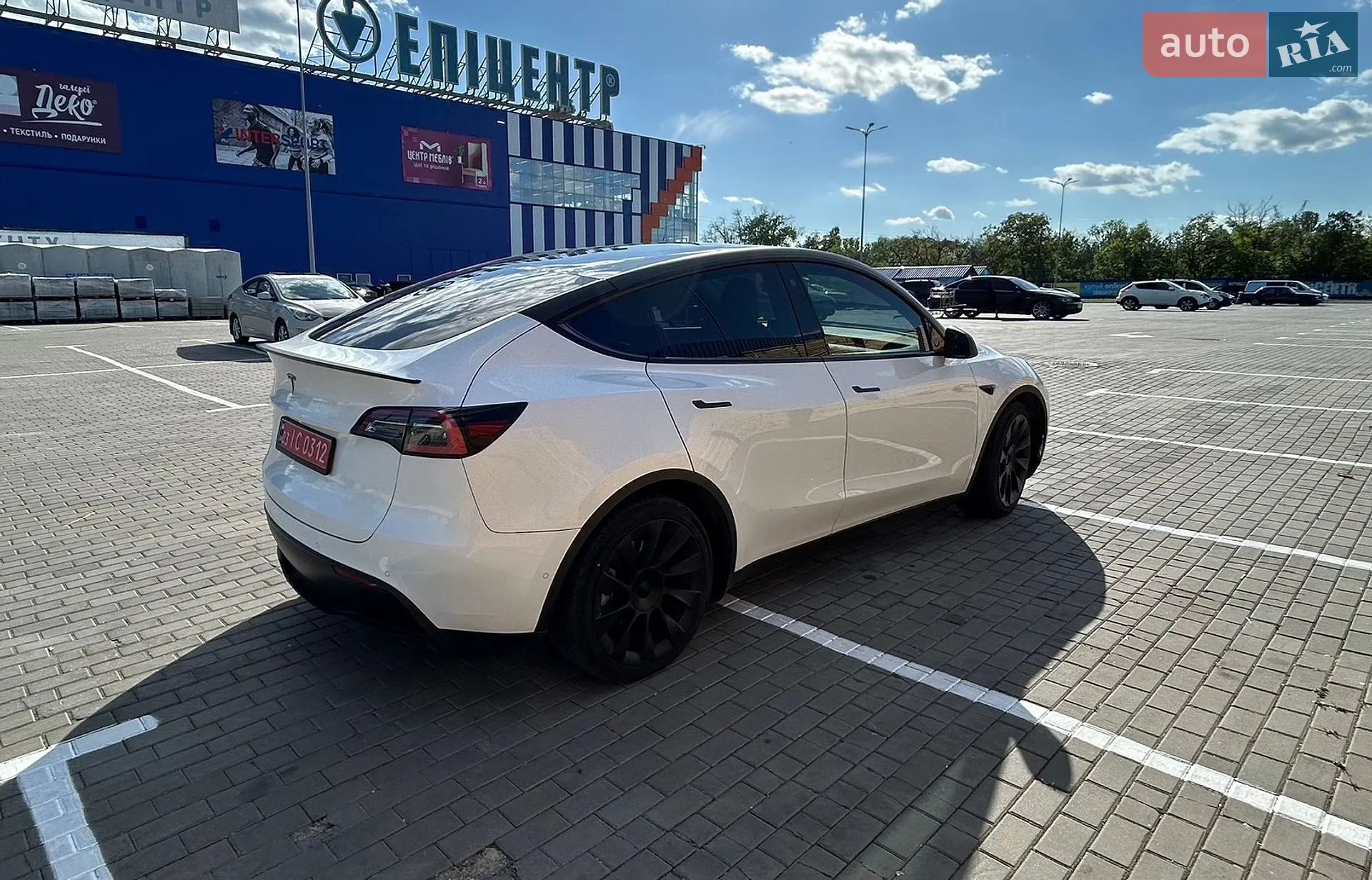 2022 Tesla Model Y - мініатюра 9