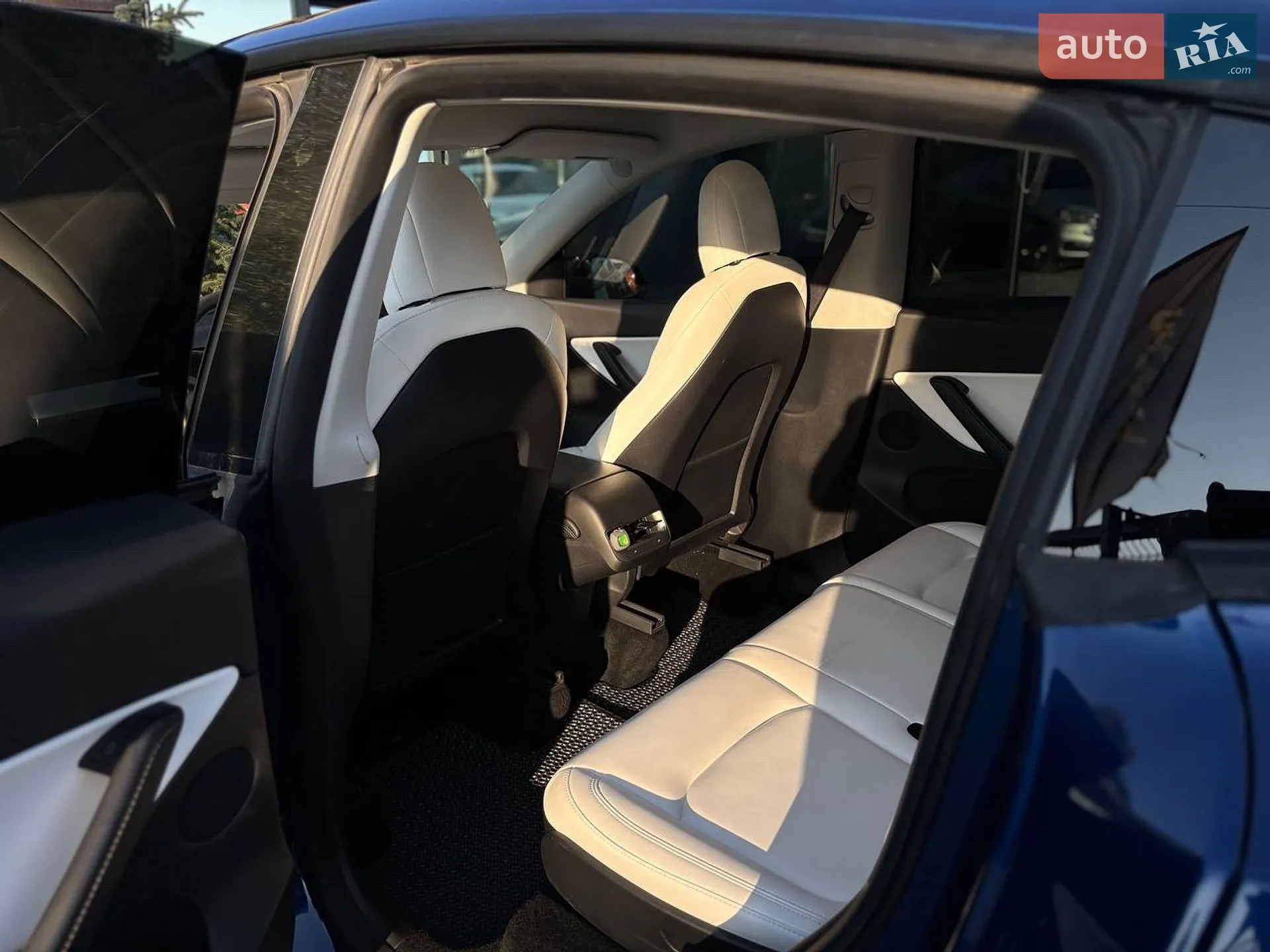 2021 Tesla Model Y - мініатюра 8