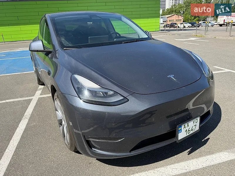 Tesla Model Y 2023