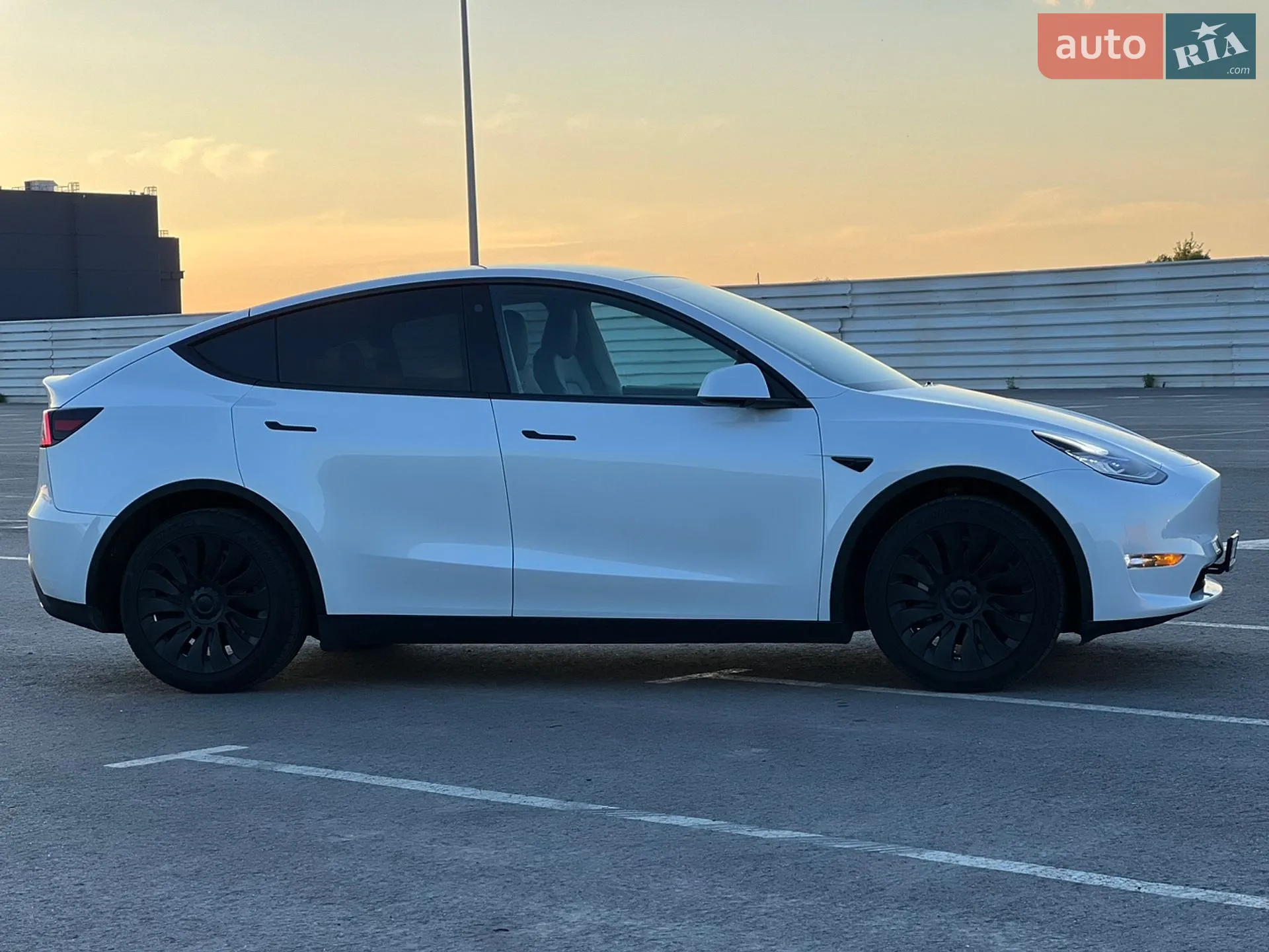 2023 Tesla Model Y - мініатюра 9