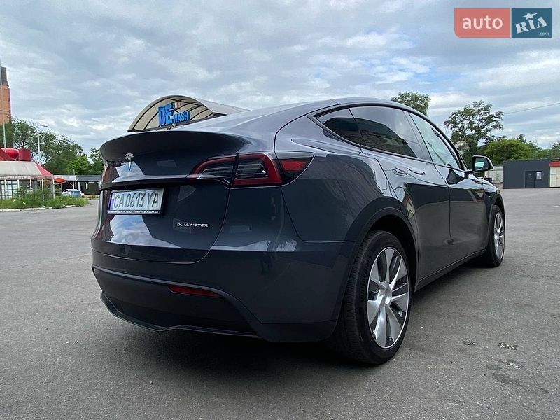 Позашляховик / Кросовер Tesla Model Y 2023 в Дніпрі